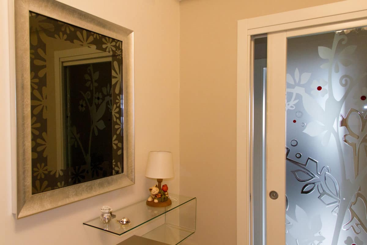specchio arredo con porta scorrevole specchio arredo con porta scorrevole